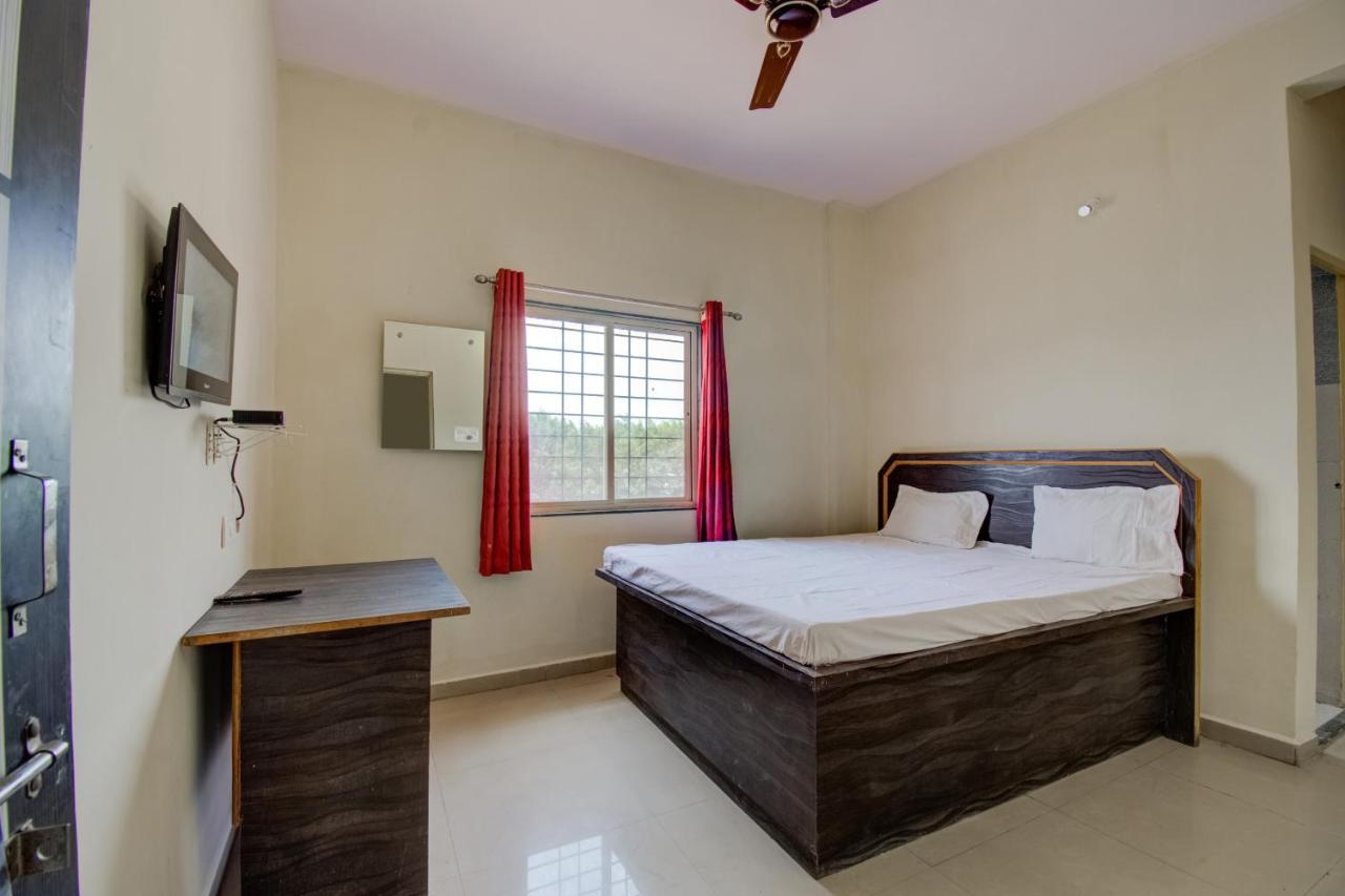 Spot On R D Homestay 1 Dispur Dış mekan fotoğraf